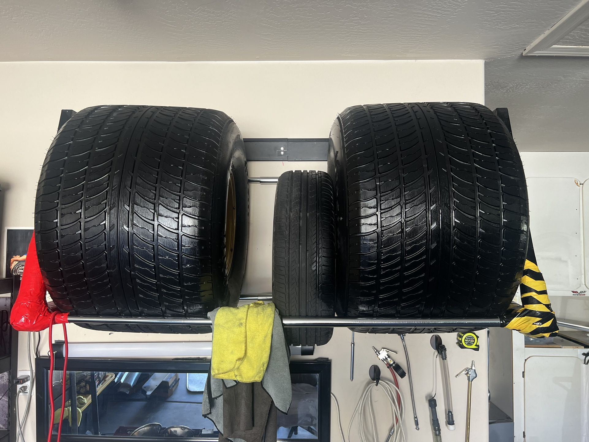 Tires Hoosier 33x21.5-15R Racing Street DOT