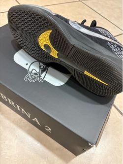 Nike Sabrina 2 size 9 men/10.5 women’s