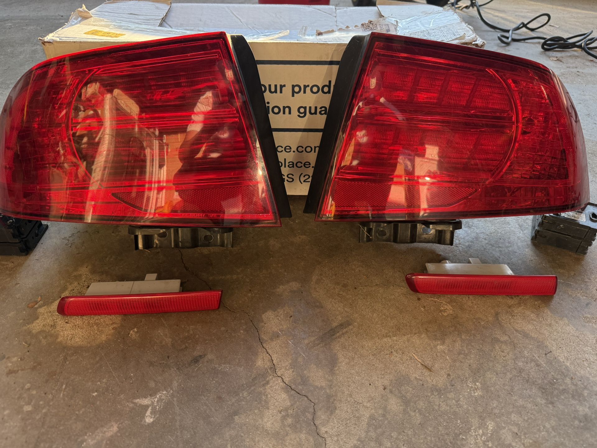 Acura TL Rear Light Assembly & Side Markers