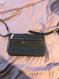 Michael Kors wristlet