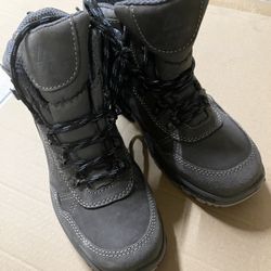Alpine Design Black Lace-Up Snow Shield Winter Hiking Lined Boots. 