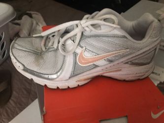 Nike women’s 7