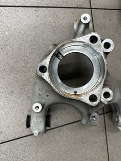 OEM Audi/VW Rear Right Wheel Bearing Housing / Knuckle — 5QF505436H — Audi Q3 F3 / MQB platform