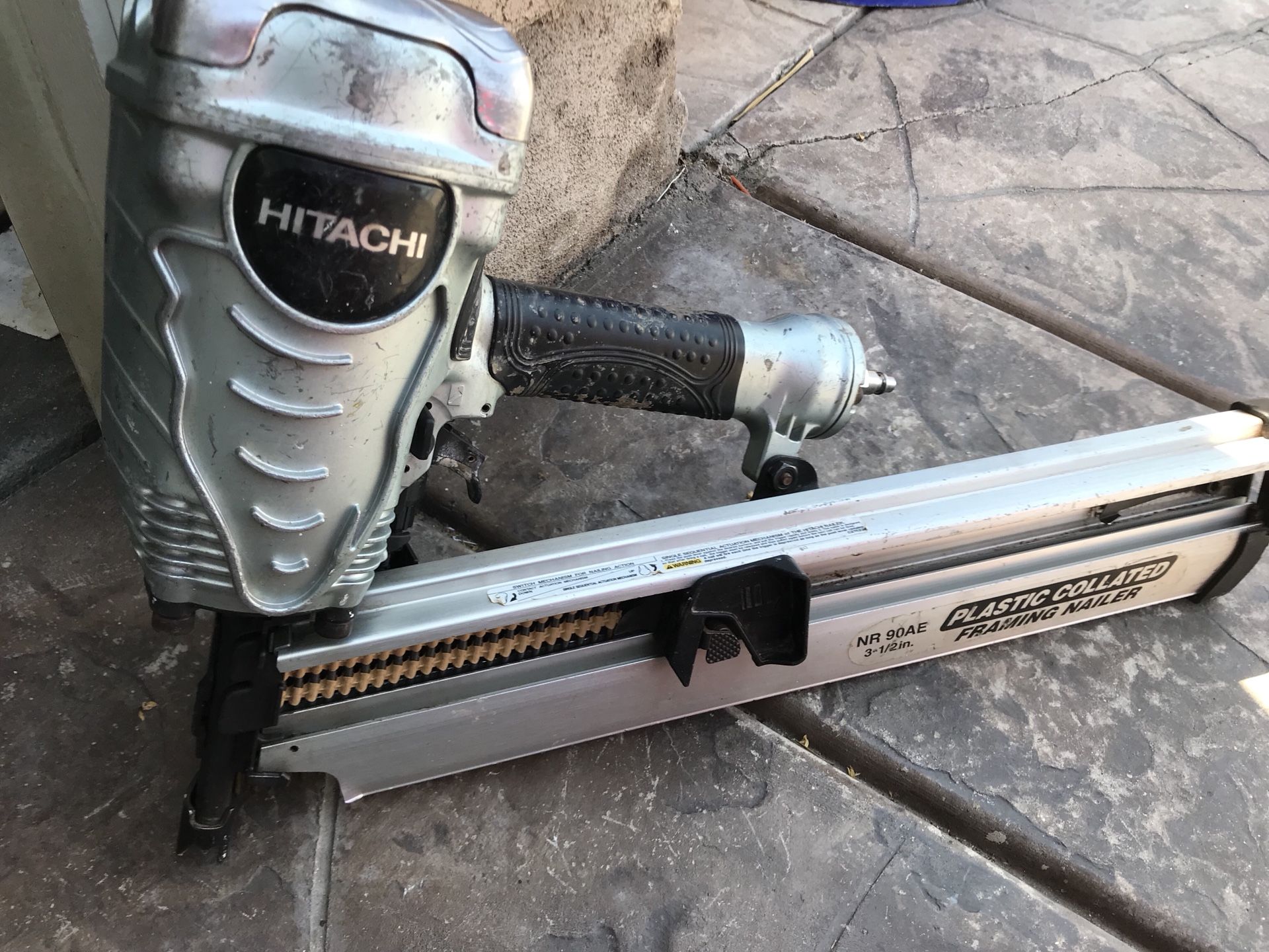 Hitachi NR90AES1 2 in. to 3-1/2 in. Plastic Collated Framing Nailer