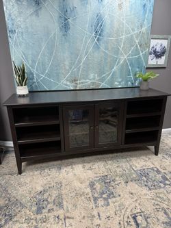 Big TV Stand / Entertainment Center