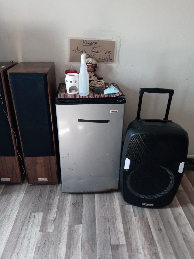 Small Fridge Works Good