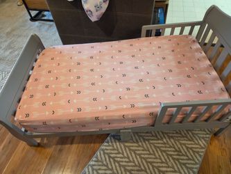 Toddler bed set