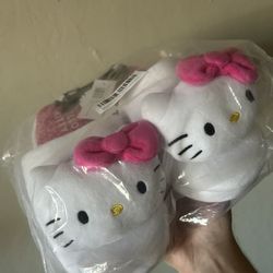 Brand new Hello kitty Slippers (size 5/6 Womens)