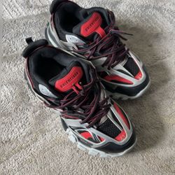 BALENCIAGA Tracks 