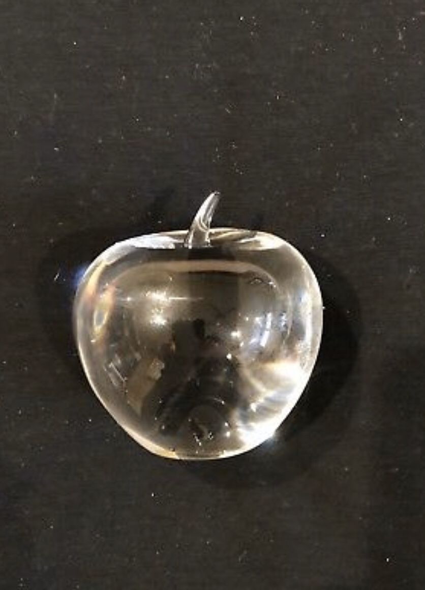 Rare vintage 3.5 x 10 heavy Tiffany & Co. Glass apple! New Condition!!