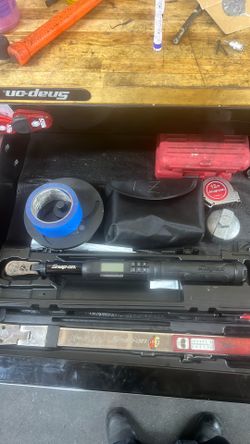 Digital snap on torque wrench