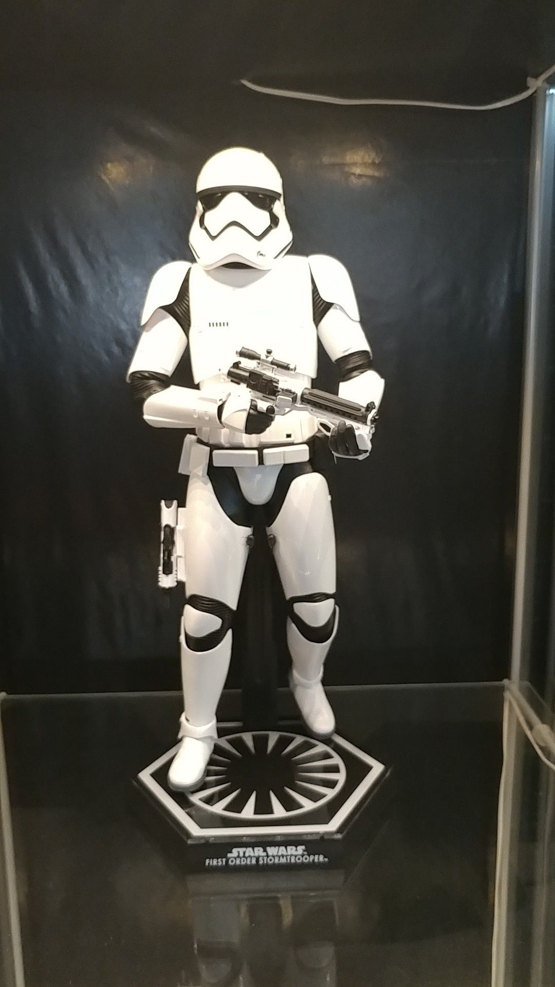 Hot Toys 1:6 scale First Order Stormtrooper