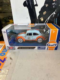 Motormax 1/24 scale Gulf 1966 Volkswagen Beetle