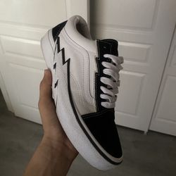 Old Skool Vans bolt