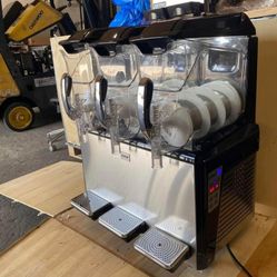 Commercial Slush Frozen Drink Machine
10LX3 Tanks
