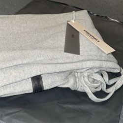 Essentials FEAR OF GOD 