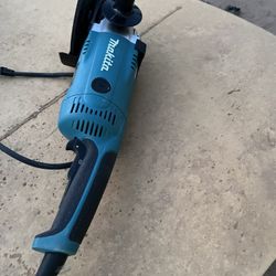 Makita Grinder 