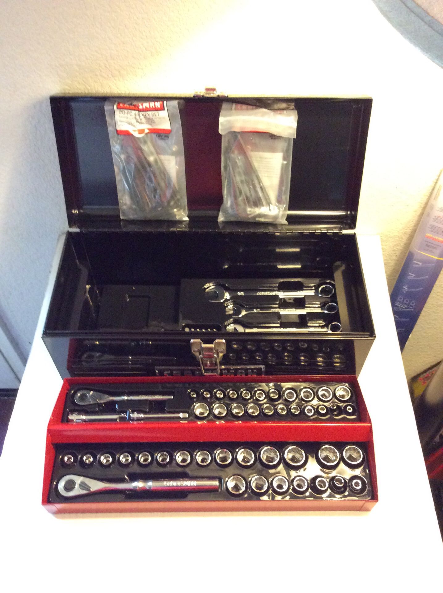 Brand New Craftsman 130 Piece Mechanics Tool Set with Metal Tool Box Just Opened it to take Pictures. 85 Firm on Price. 85 Firme en Precio