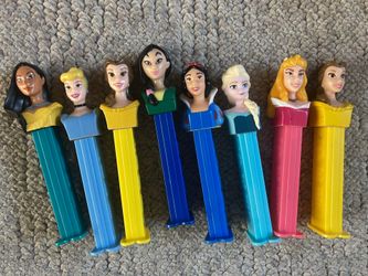 Pez Candy dispensers (99 Items)