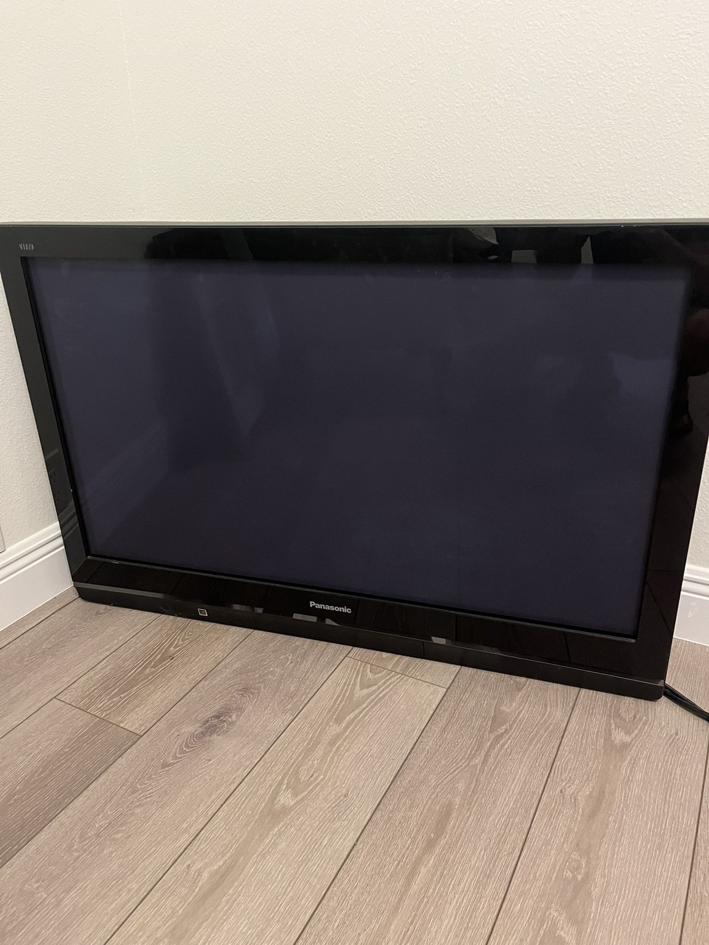 Panasonic Viera 42in Plasma Remote And Mount