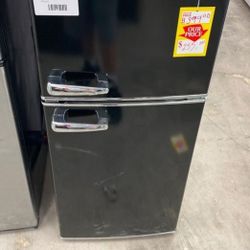 GALANZ GLR40TBKER mini Fridge 5A
