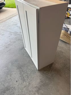 Kitchen cabinet