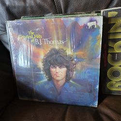OLD VINTAGE VINAL RECORDS ALL IN MINT CONDITION 