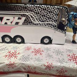 Rainbow High. 3 Dolls, Bus And Pool 