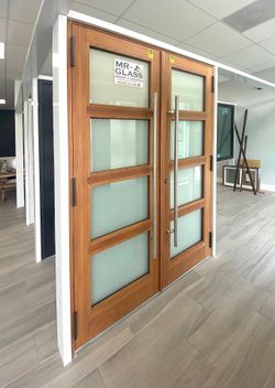 Impact Windows and Doors | Ventanas y Puertas de Impacto contra Huracanes