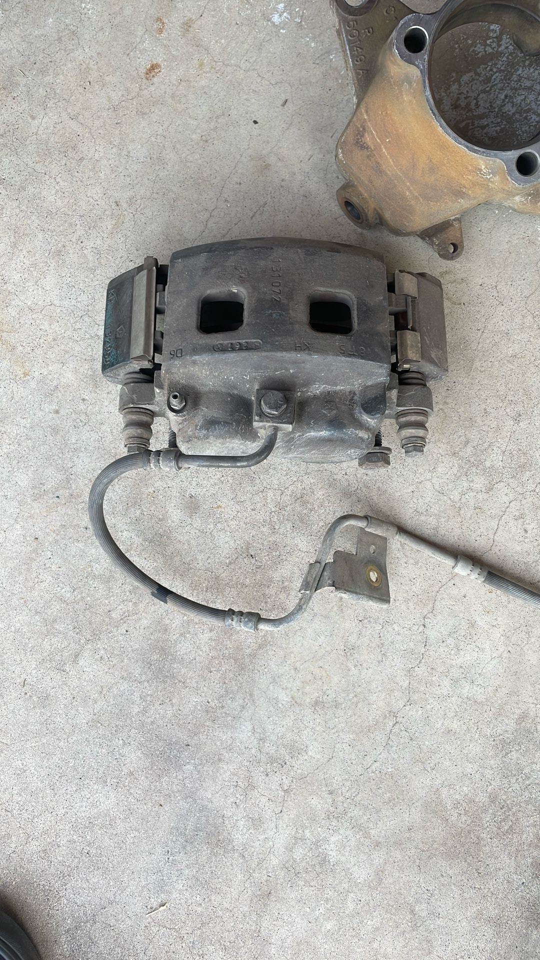 94-00 Dodge Ram 1500/2500 4x4 Front Brake Calipers/Knuckles