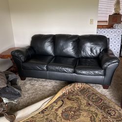 Black Leather Couch  Excellent Condition
