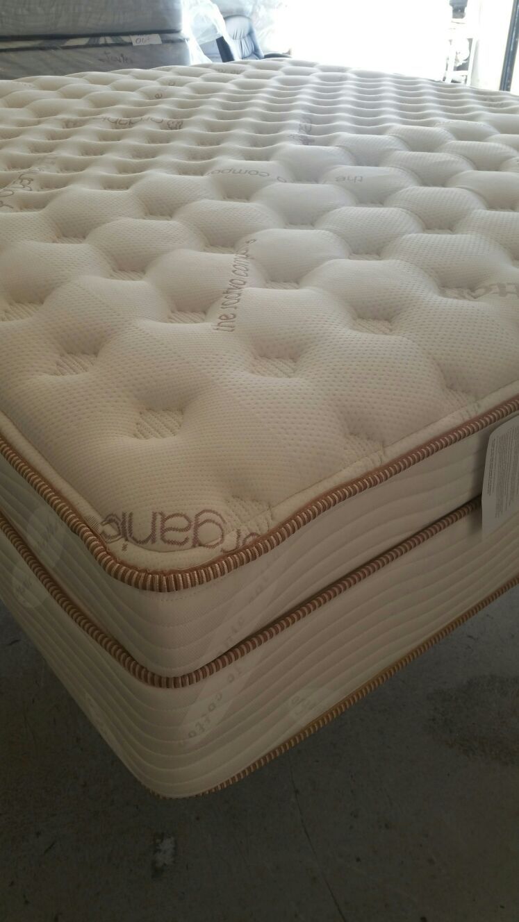Cal King Saatva Ultra Plush Hybrid Mattress