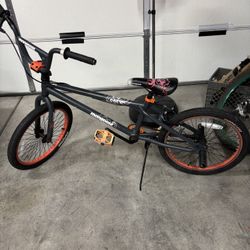Mongoose 20 Inch Bmx Bike