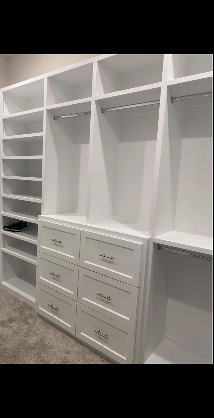 Costom Closets Pantry’s Shelves 