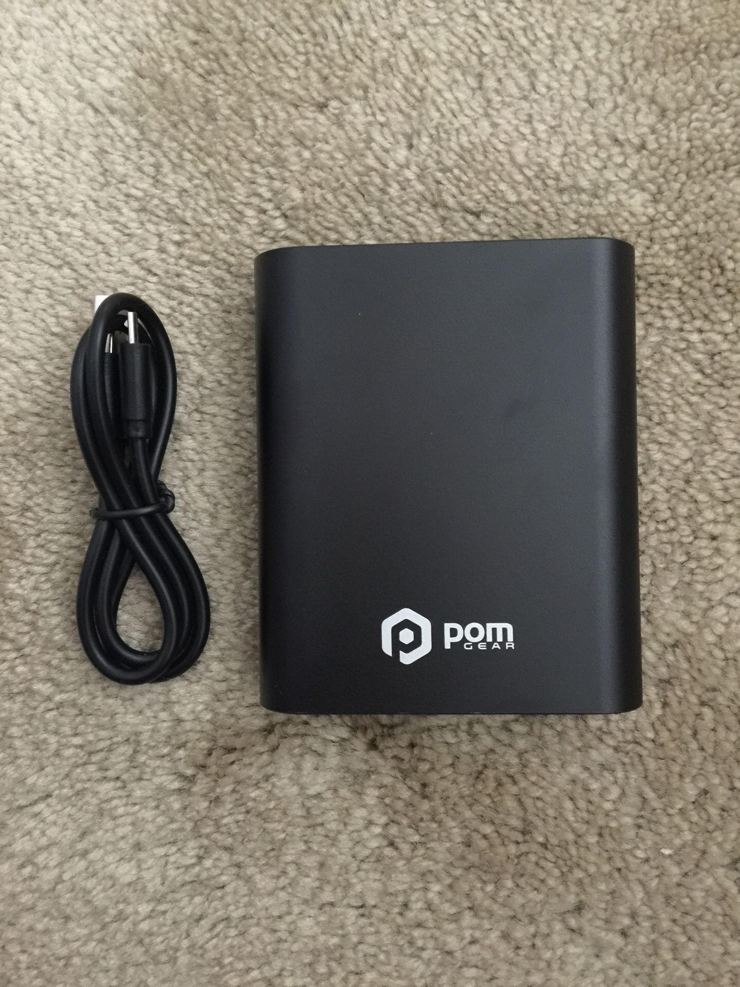 Rarely Used POM GEAR Power2GO Powerhouse 10,400mAh Portable Power Pack (Black)