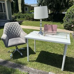 Free- Desk- Chair- Lamp