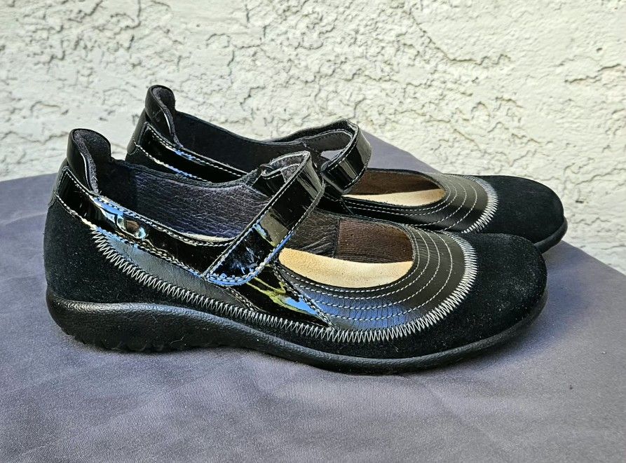 Naot Kirei Black Suede Patent Leather Combo Mary Jane Shoe Size 38 US 7