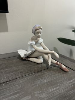 Lladro Limited Collection Figurine - Rose Ballet