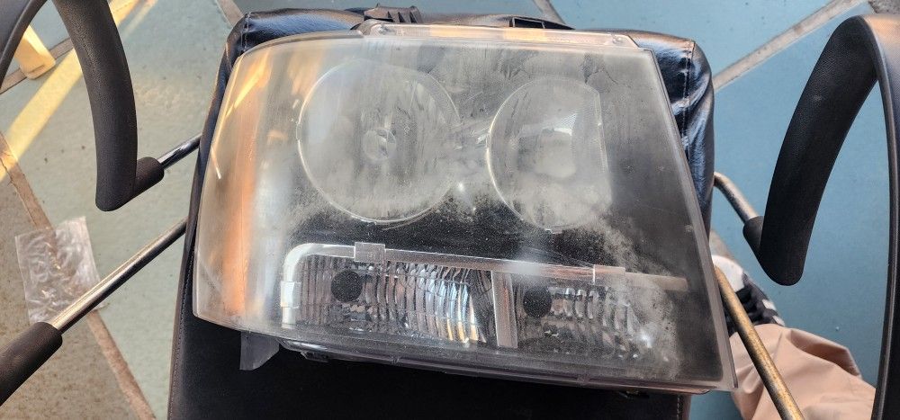 2011 Avalanche Chevy Headlights Oem