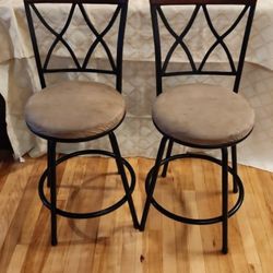 2 Bar Stools