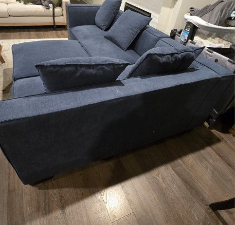 Easton 7 - Piece Upholstered Sectional