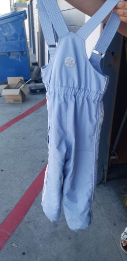 Snow outfit size 5 and shoes size 2