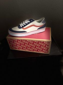 NEW Vans Brooklyn LS Sneakers - Men’s Size 8.5 (Varsity Block / Navy & Rust)