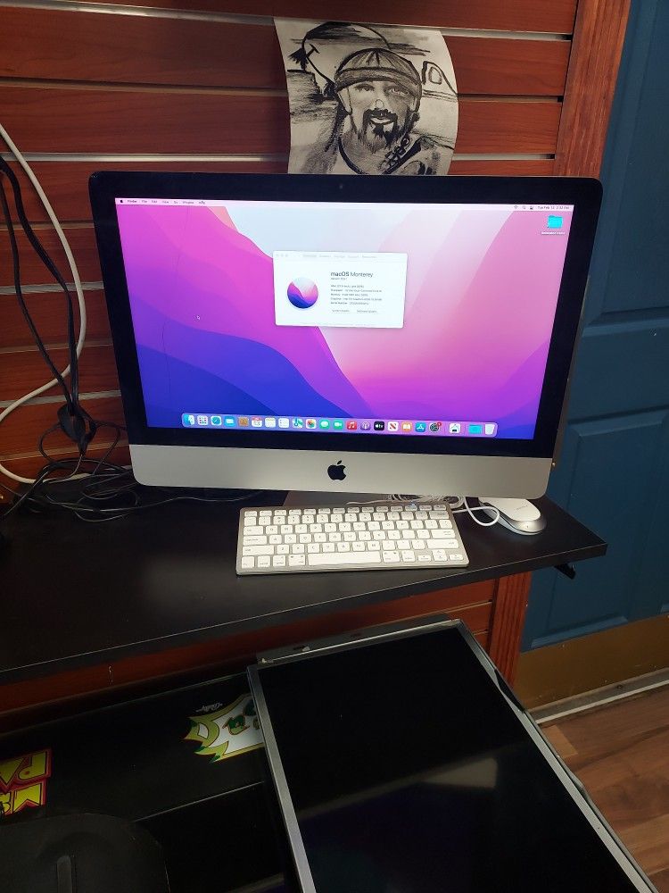 Apple 21" IMac 2015 Desktop Computer READ!