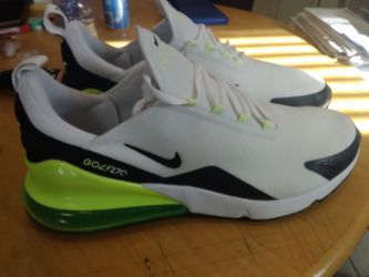 NIKE AiR 270