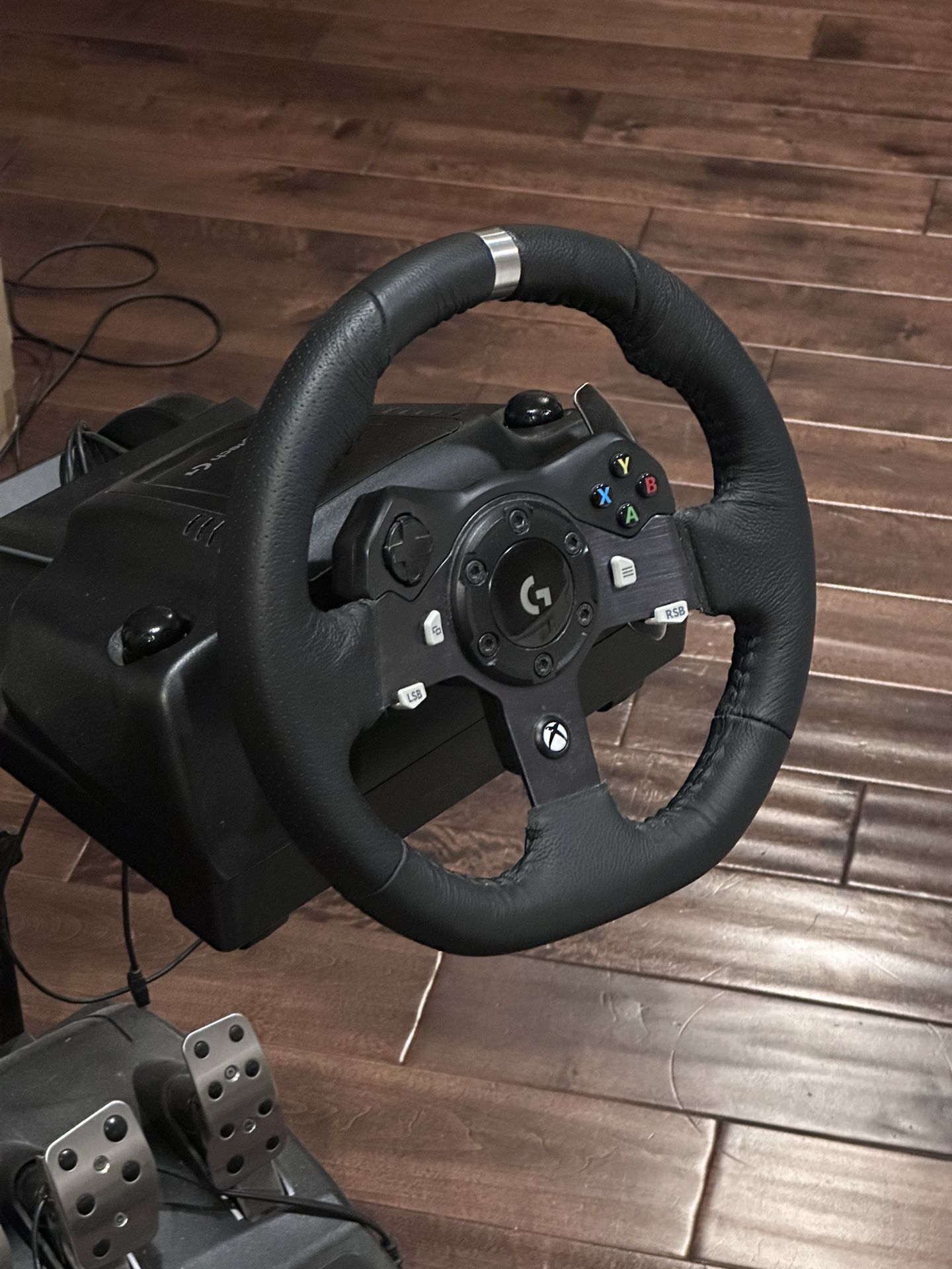 Logitech Racing Wheel w/Pedals and stand