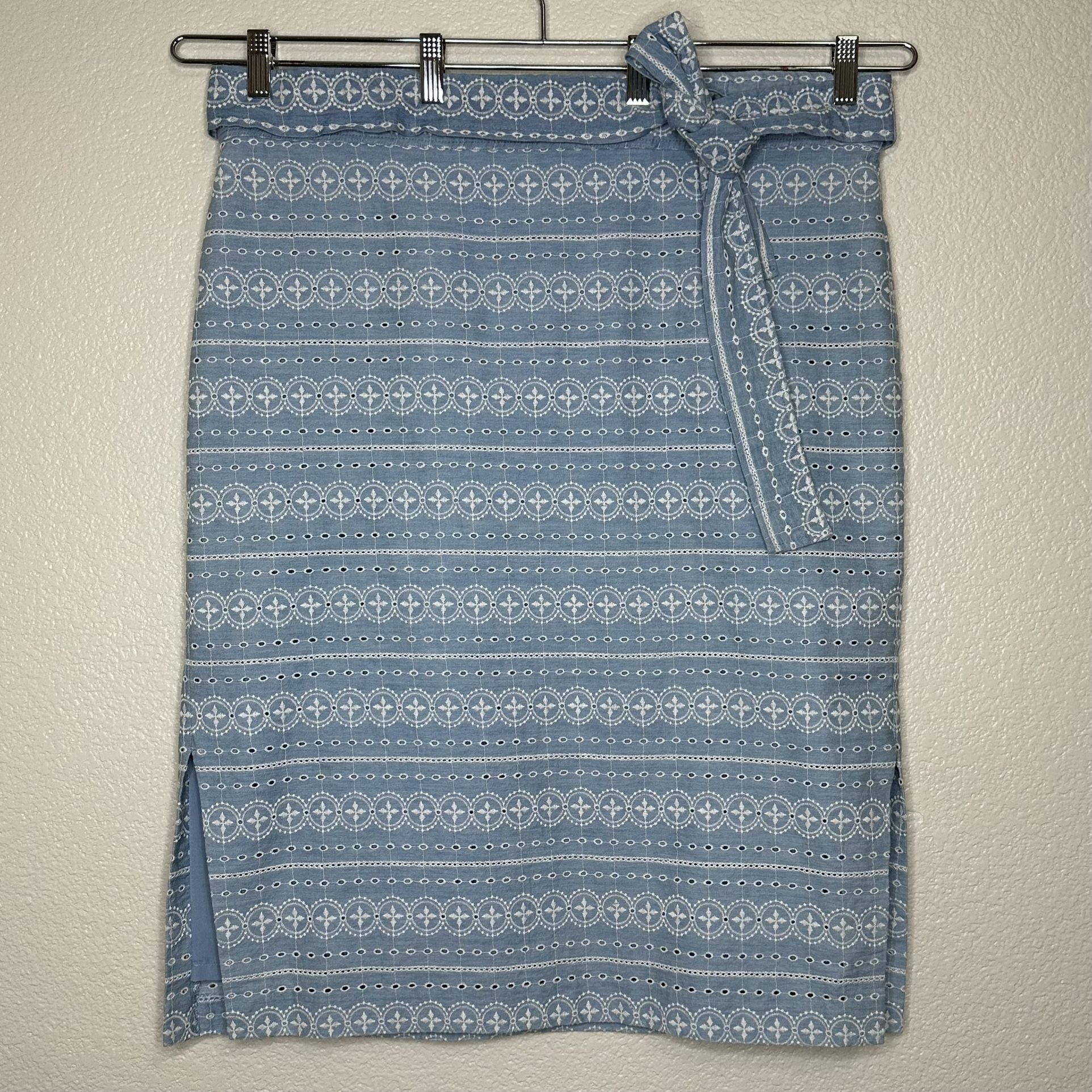 Ann Taylor Chambray Embroidered Eyelet Pencil Skirt, Size 16
