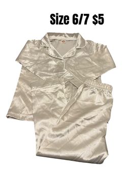 Kids Satin Pajama Set Size 6/7 excellent condition ❤️❤️M20 091126