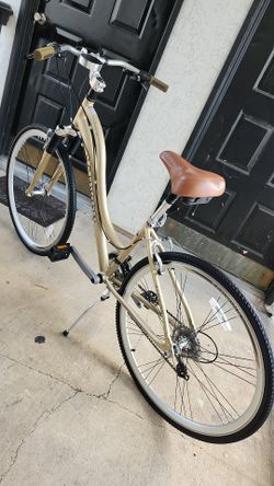 Schwinn Creek Aluminum Hybrid Bike.