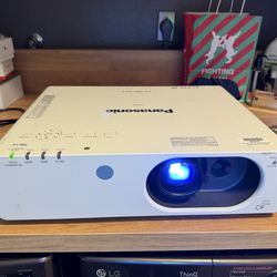 4000 Lumens HDMI Video Projector Panasonic